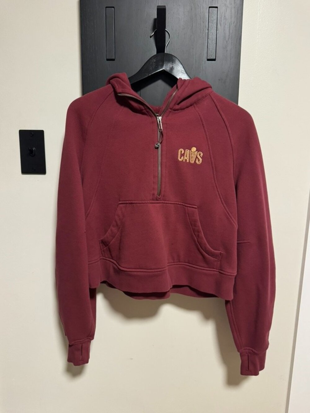Cavs x Lululemon Burgundy Pullover Size M/L Excellent Condition
